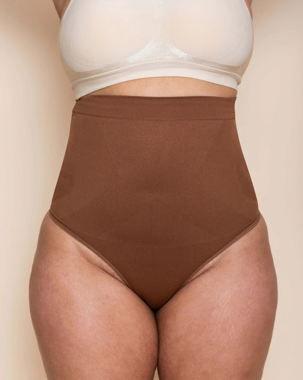 String grande taille effet gainant café